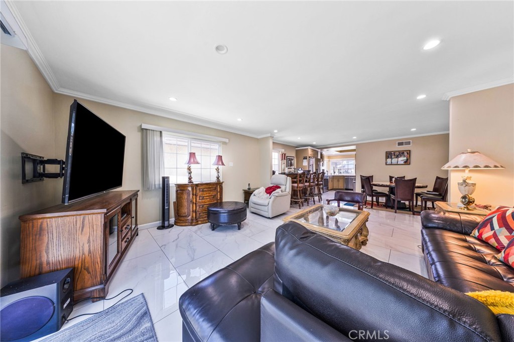 814 E Sandpoint Court