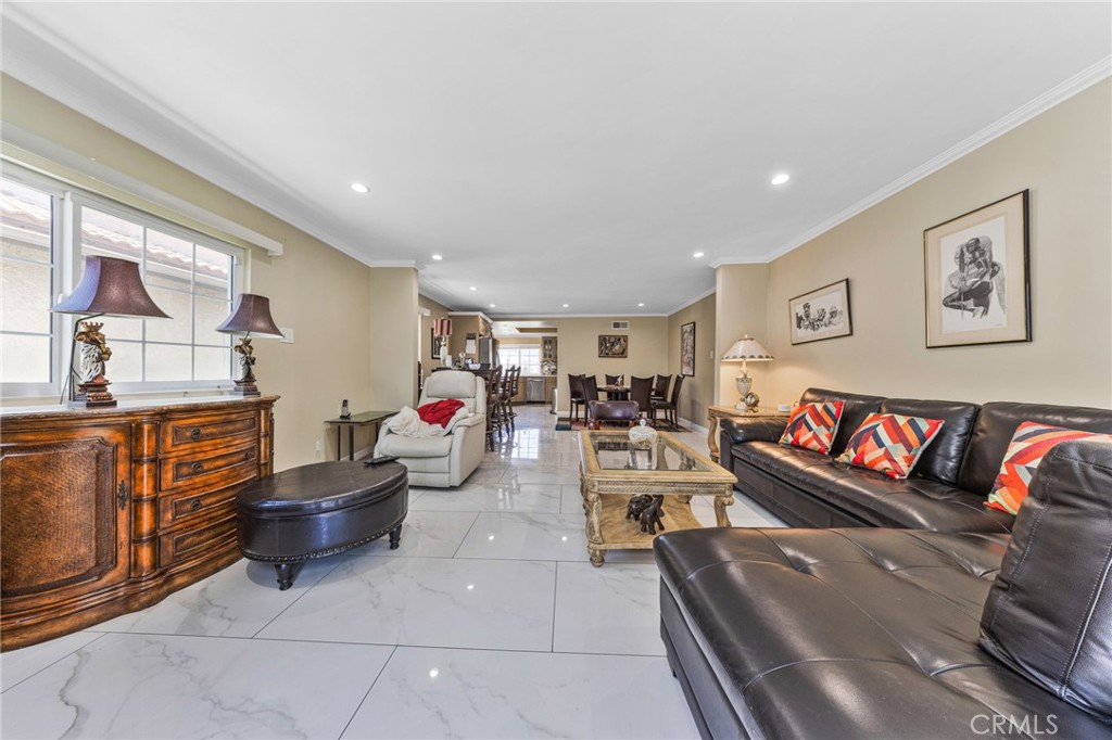 814 E Sandpoint Court