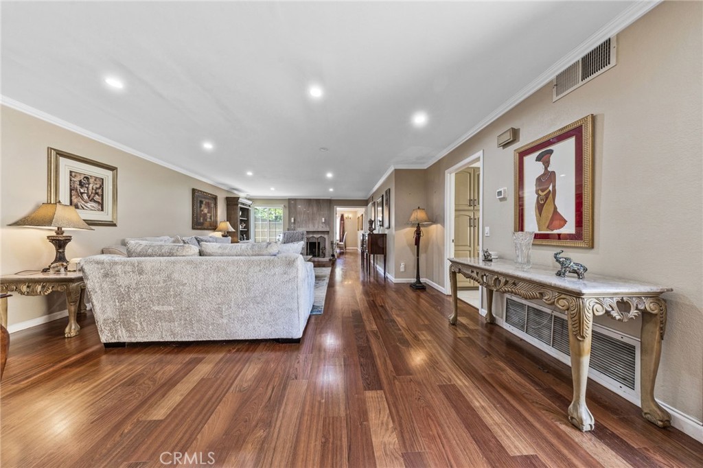 814 E Sandpoint Court