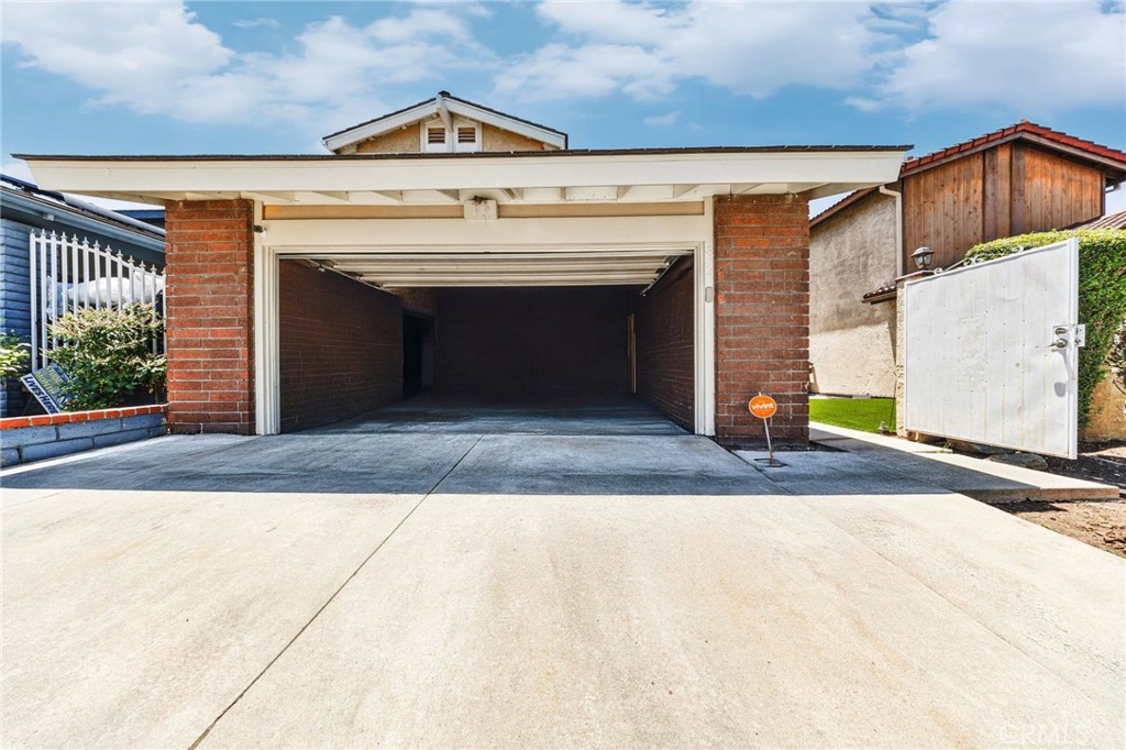 814 E Sandpoint Court