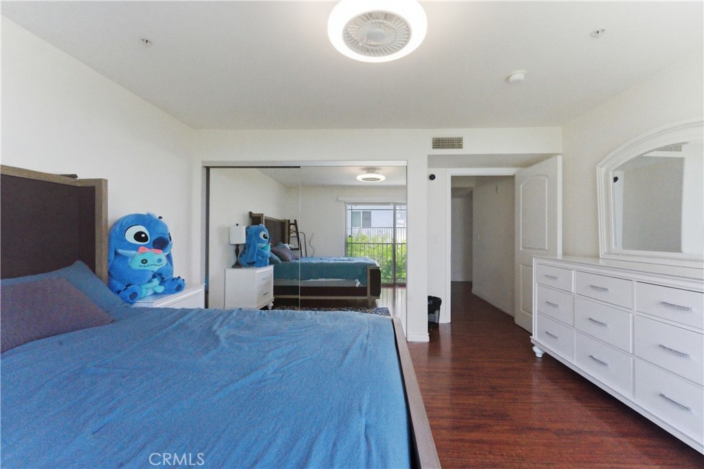 4733 Elmwood Avenue 203