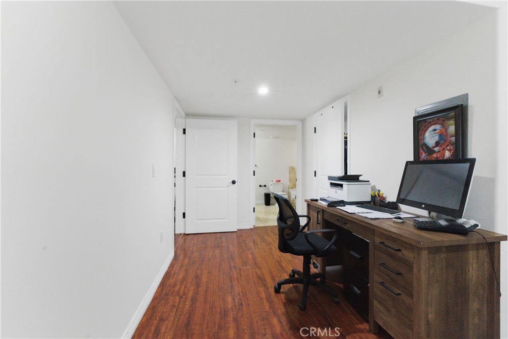 4733 Elmwood Avenue 203