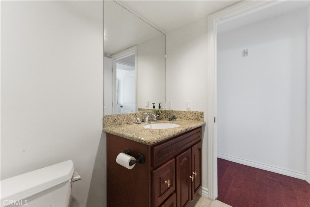 4733 Elmwood Avenue 203