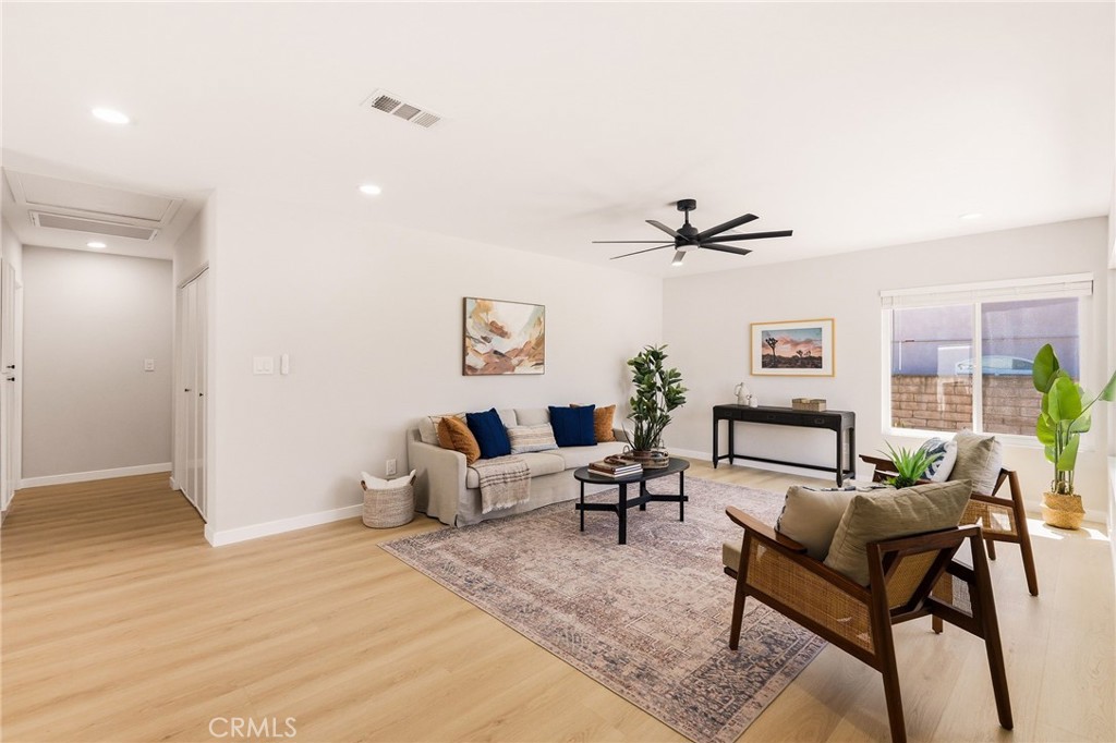 2134 W 237th