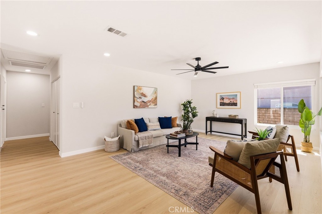2134 W 237th