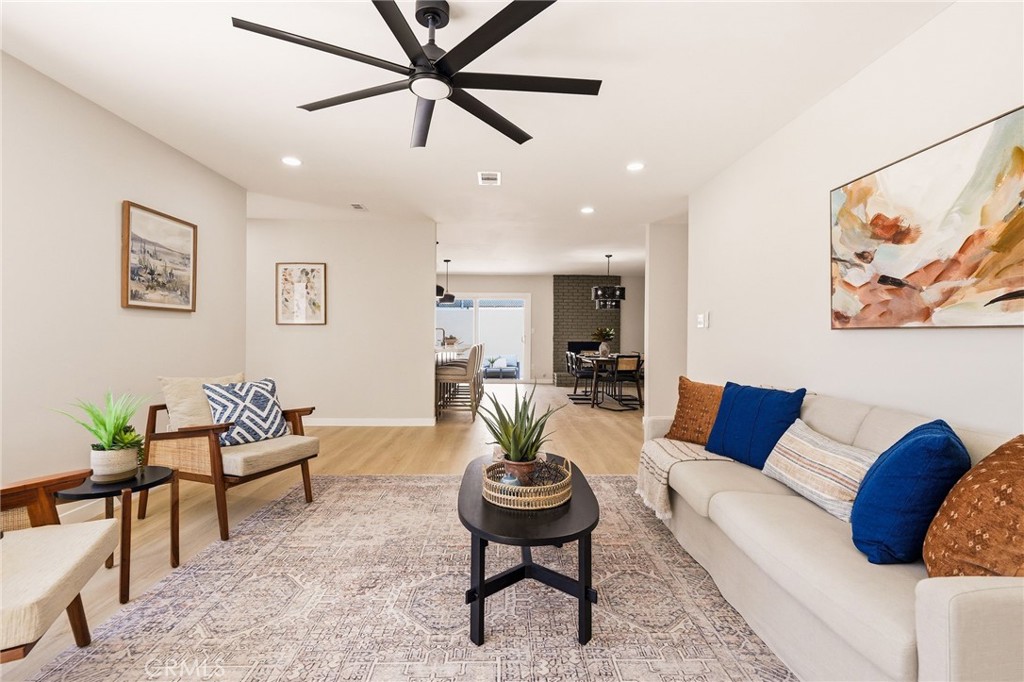 2134 W 237th