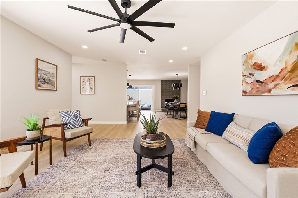 2134 W 237th