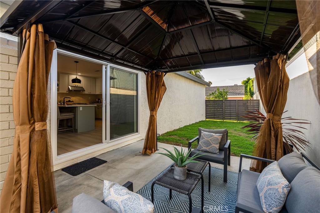 2134 W 237th