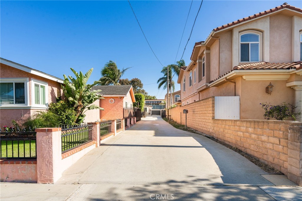 2134 W 237th