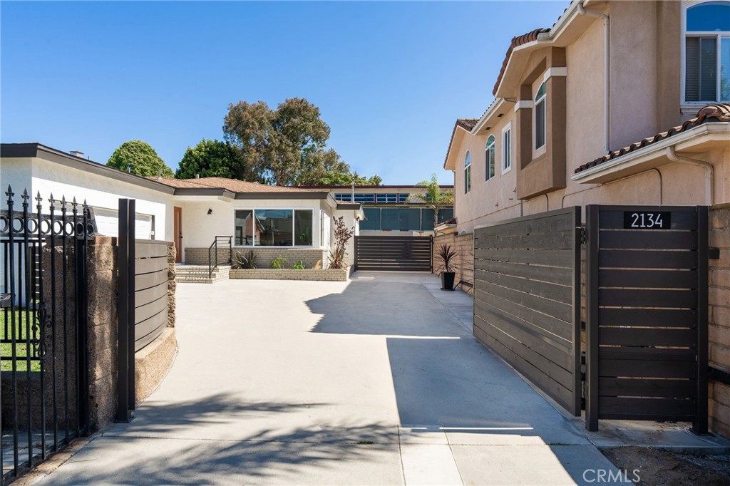 2134 W 237th