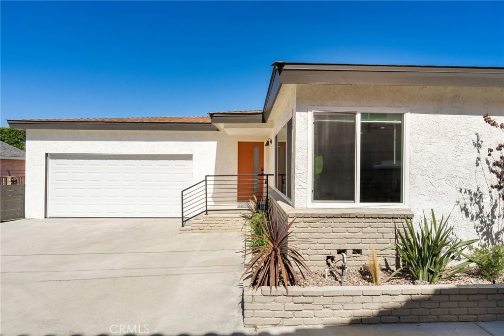 2134 W 237th