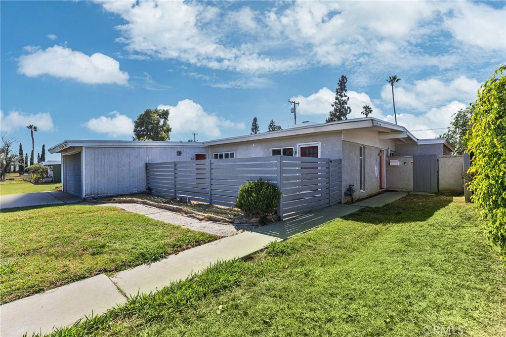 11529 Starlight Avenue
