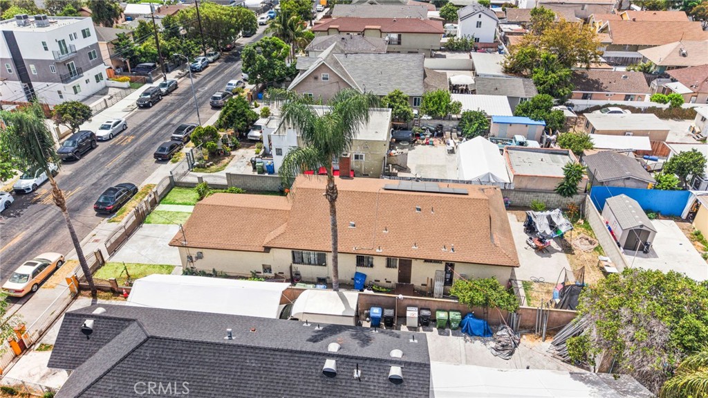 915 E 41st