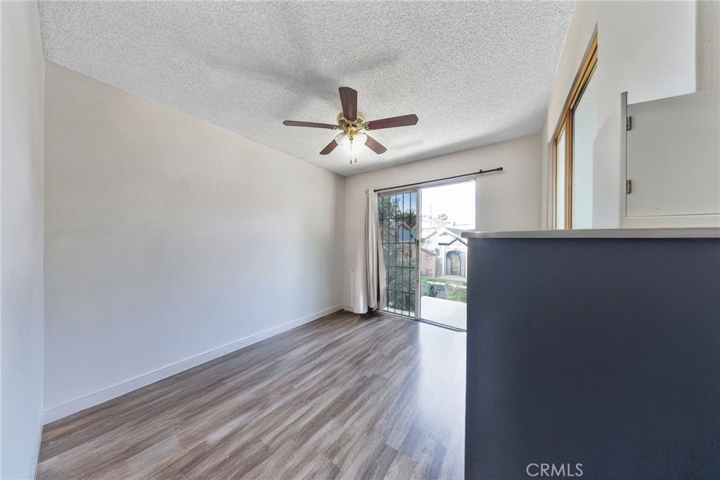 915 E 41st