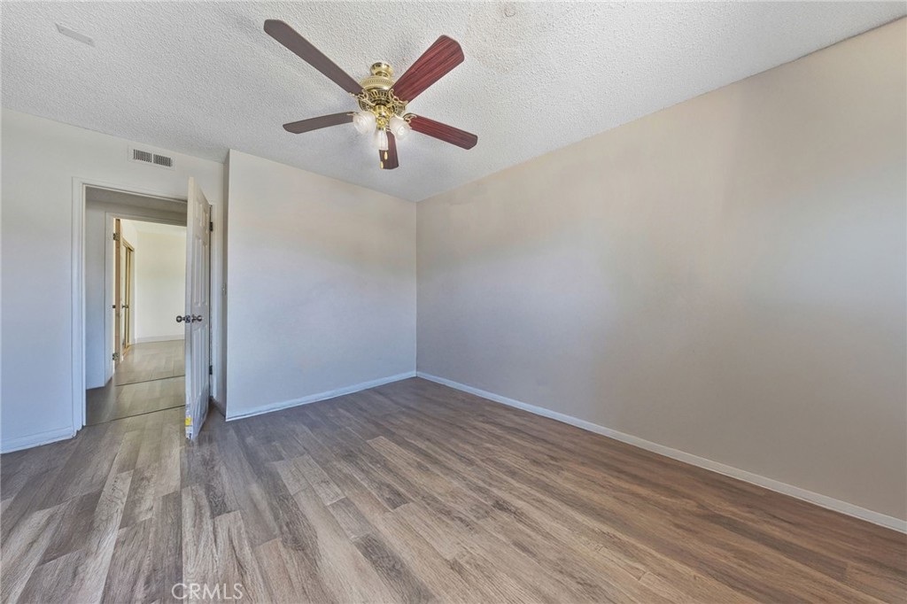 915 E 41st