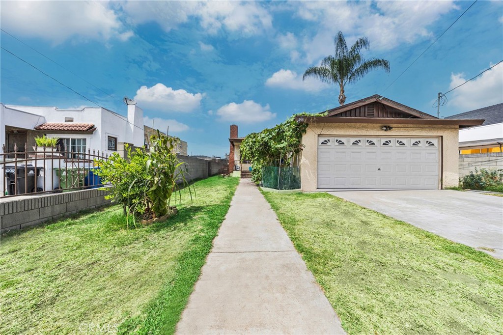 915 E 41st