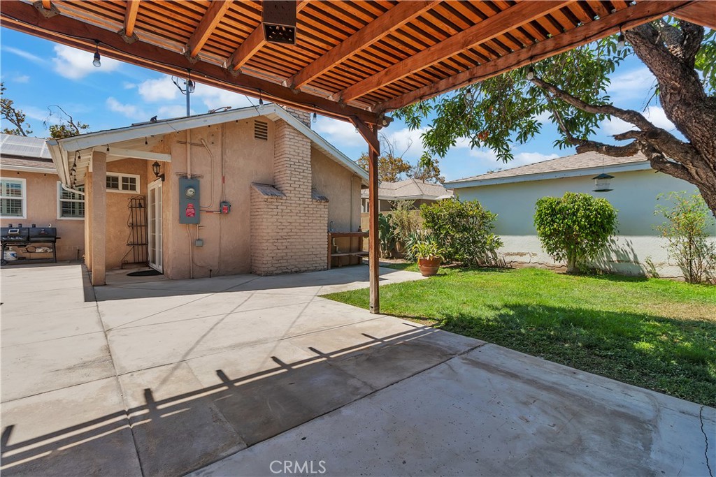 5944 Pennswood