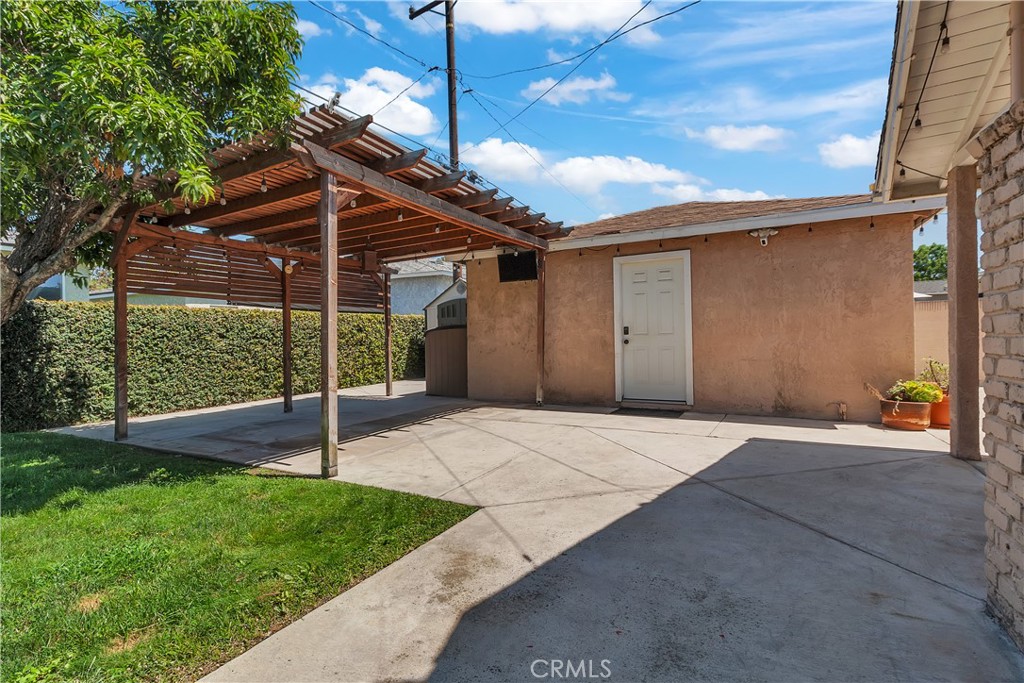 5944 Pennswood