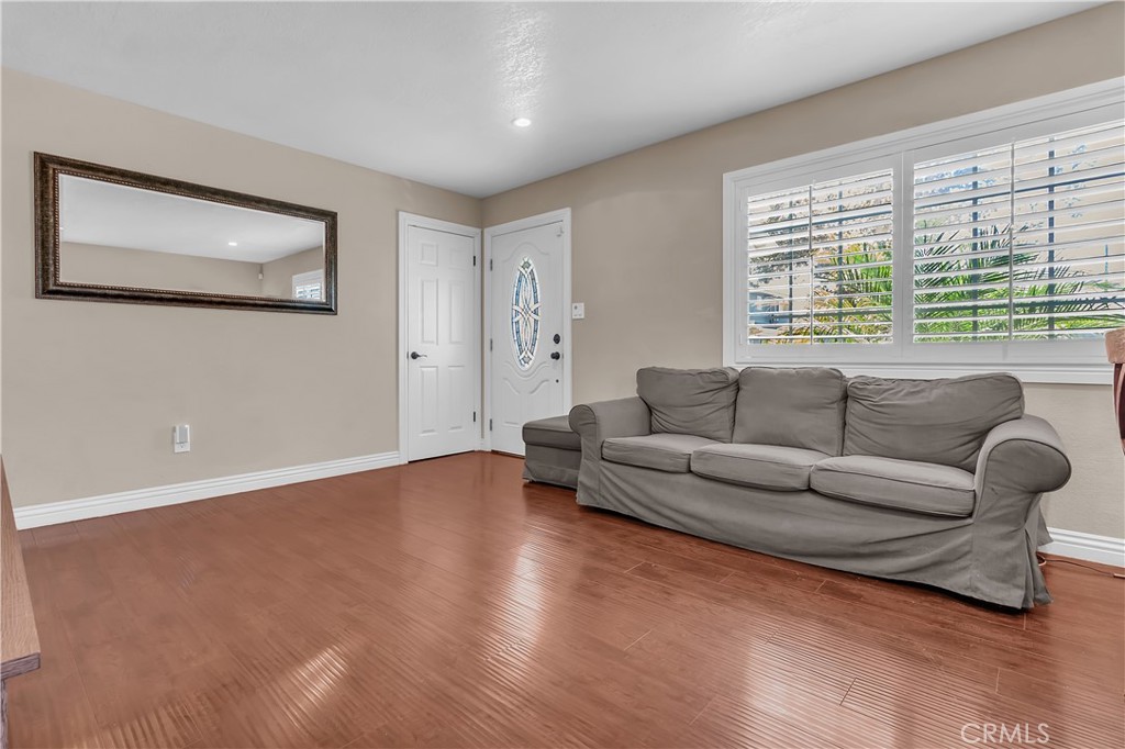 5944 Pennswood