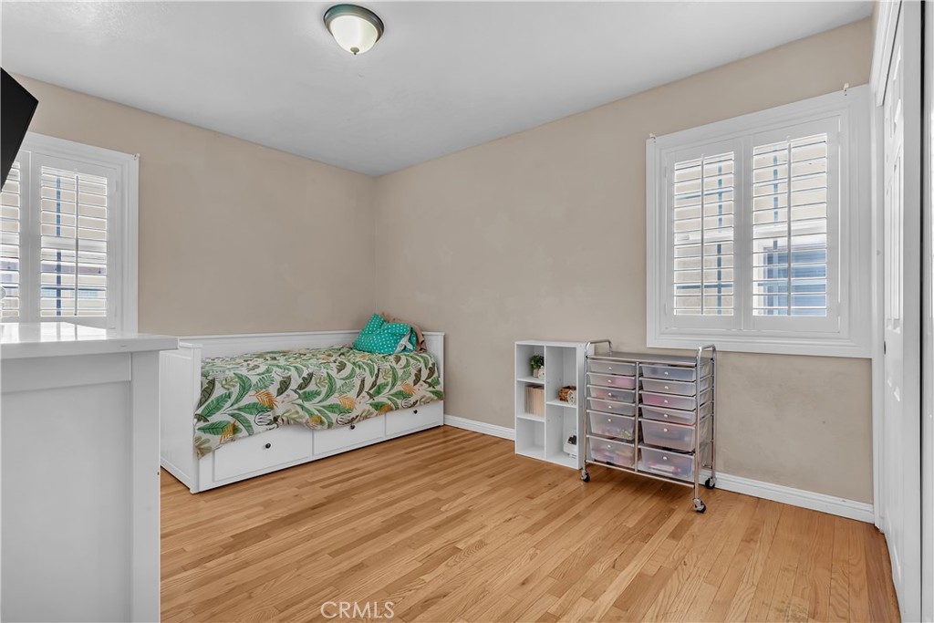 5944 Pennswood