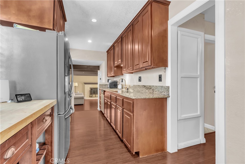 5944 Pennswood