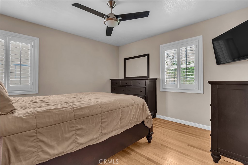 5944 Pennswood