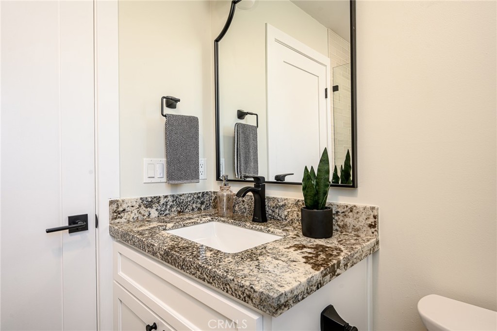 1729 Cabrillo Ave