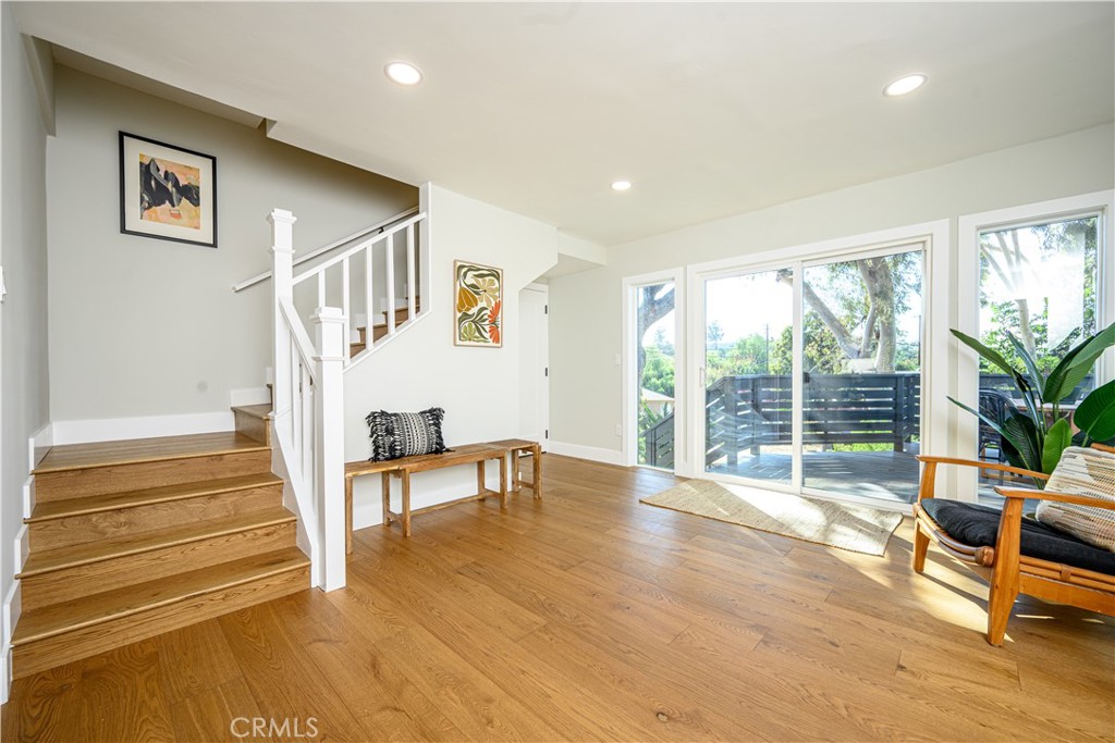 1729 Cabrillo Ave