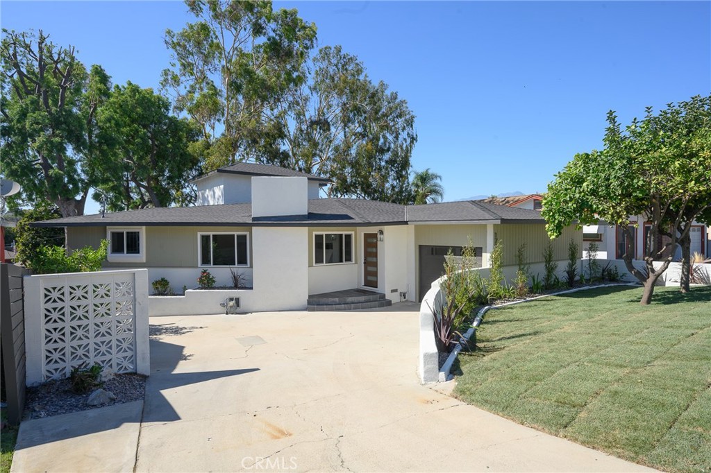 1729 Cabrillo Ave