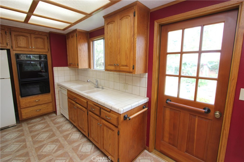 1729 Lake