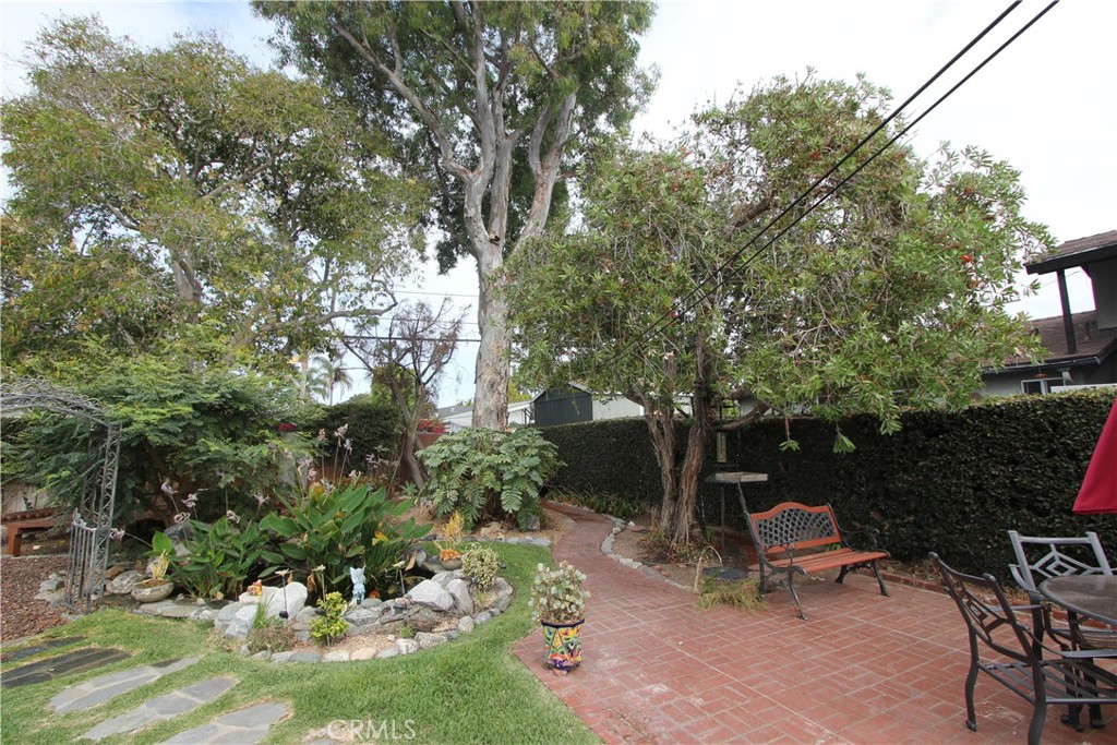 1729 Lake