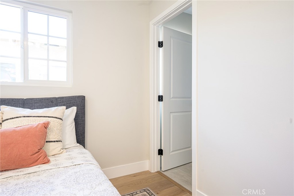 2362 W 234th