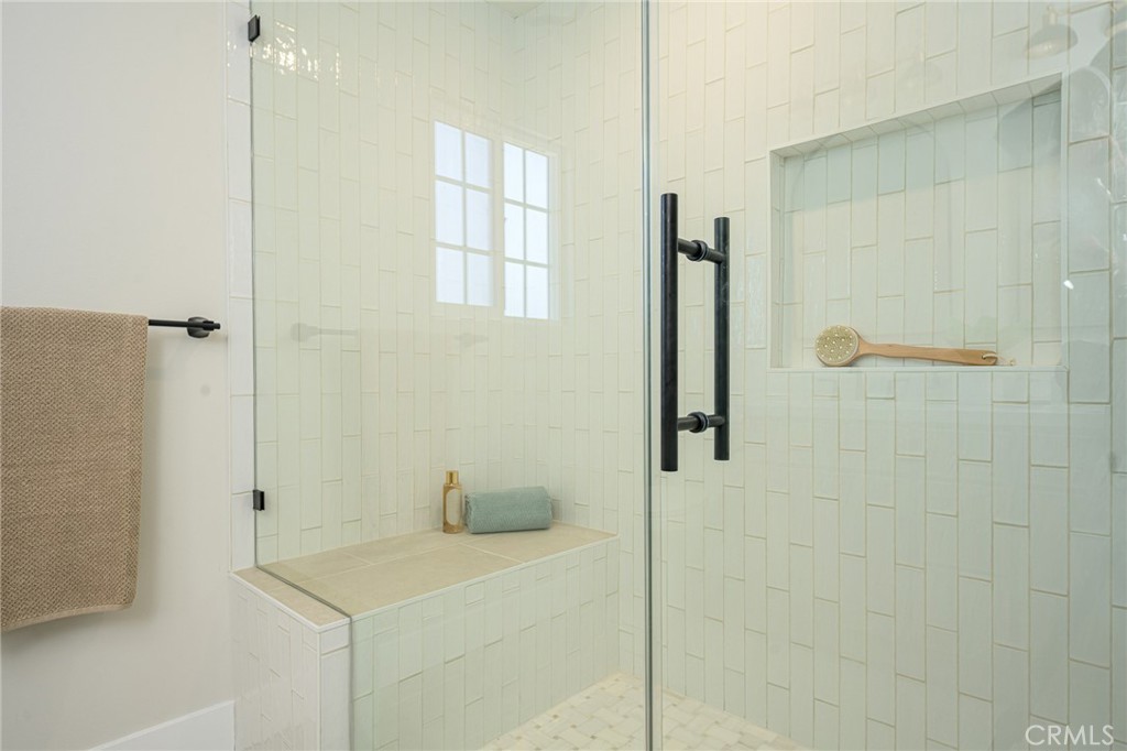 2362 W 234th