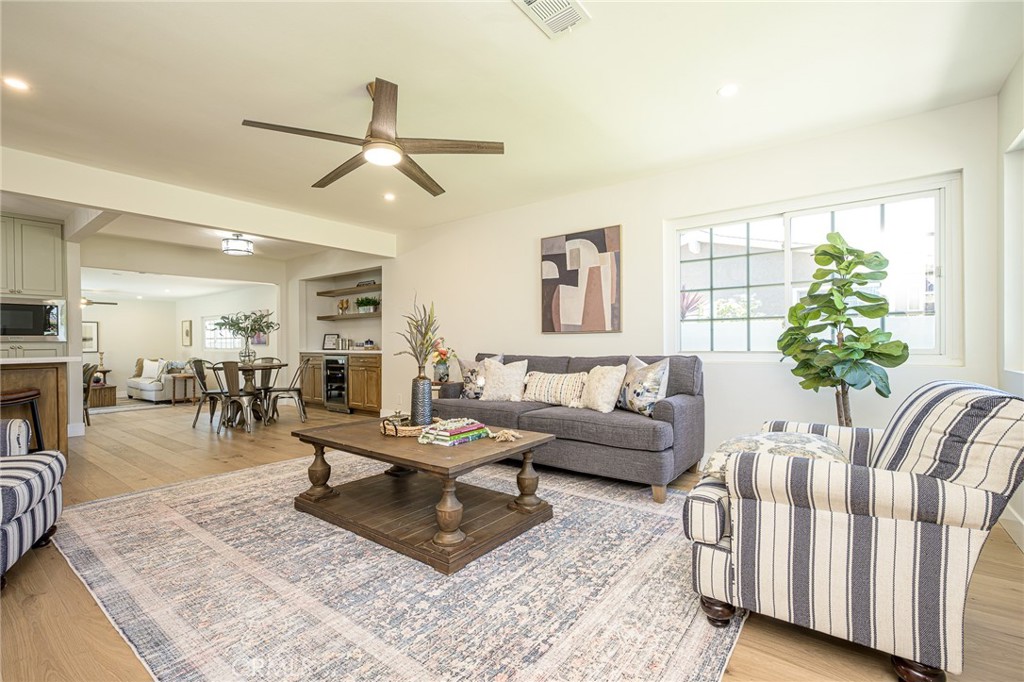 2362 W 234th