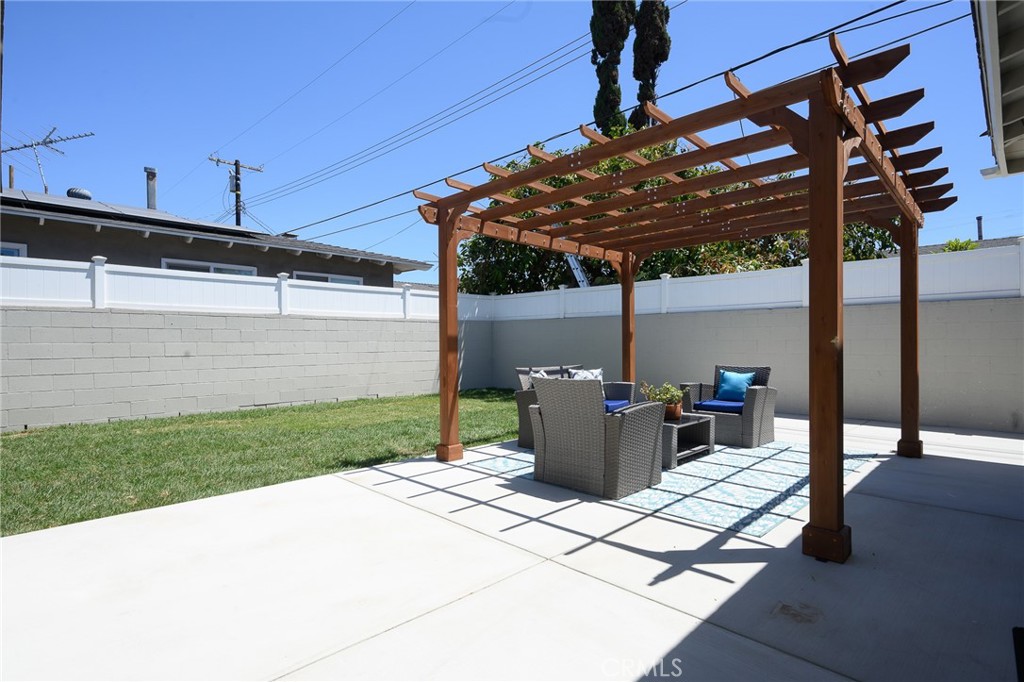 2362 W 234th