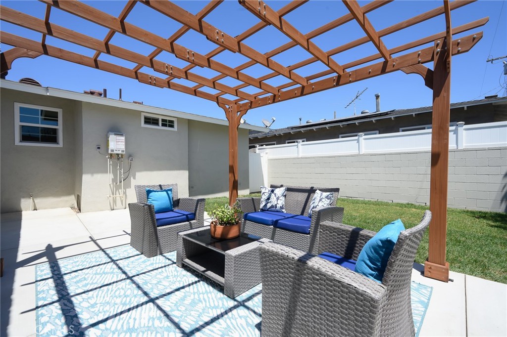 2362 W 234th