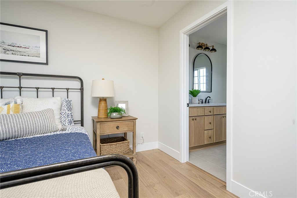 2362 W 234th