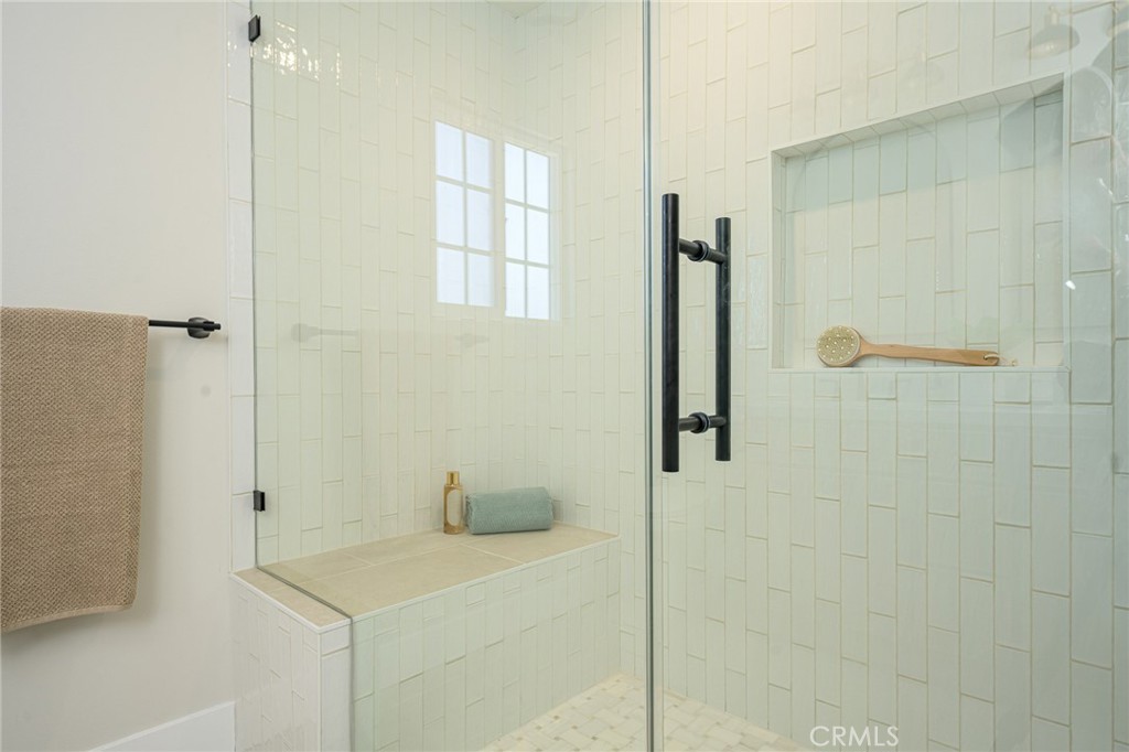 2362 W 234th