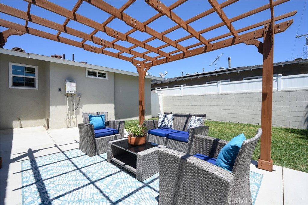 2362 W 234th