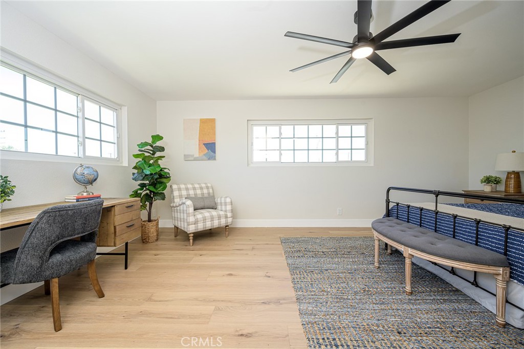 2362 W 234th
