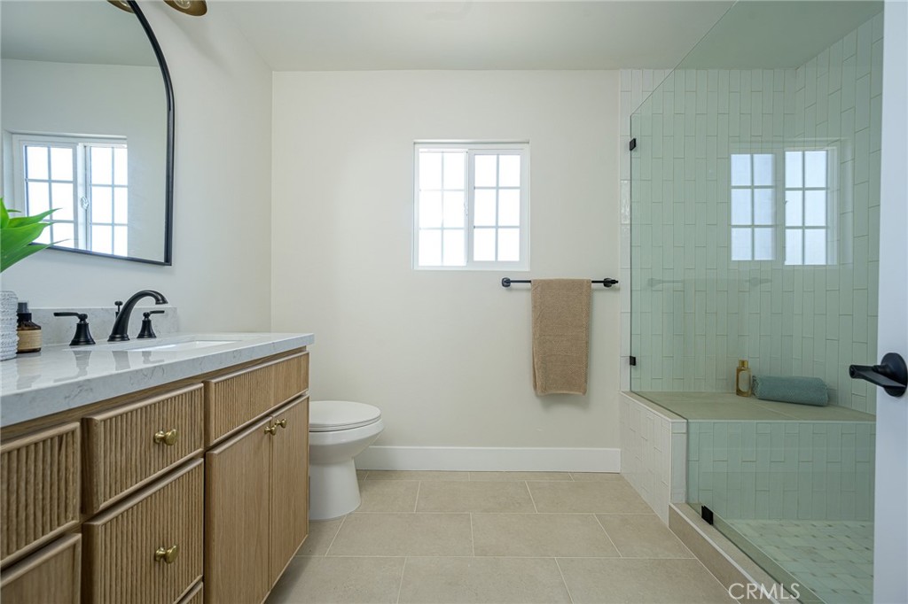 2362 W 234th