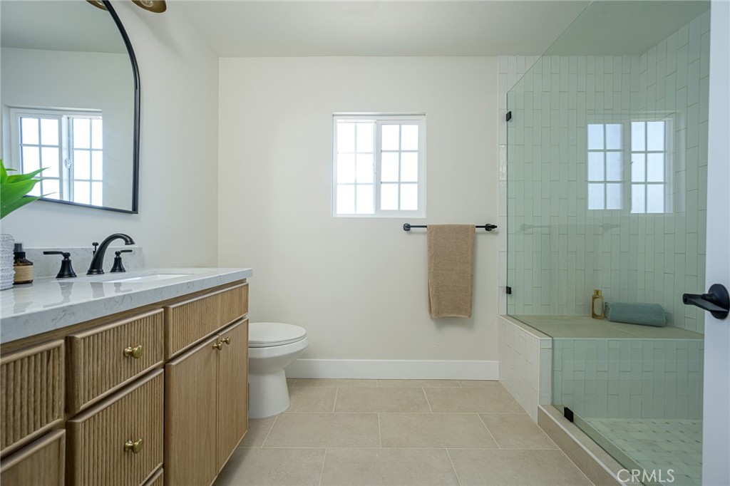 2362 W 234th