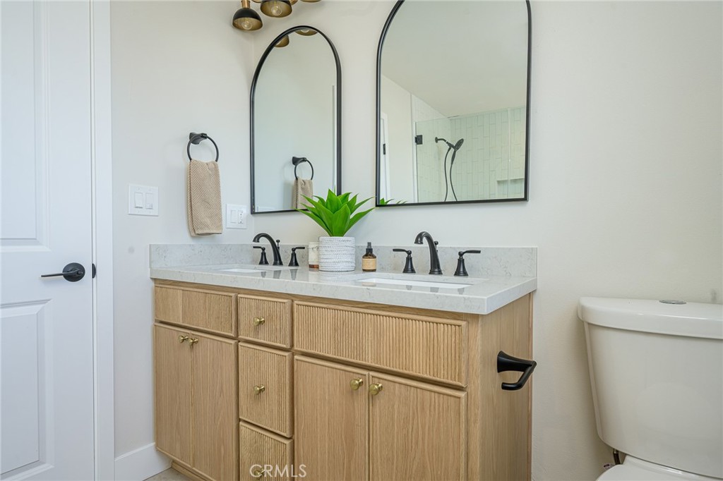 2362 W 234th