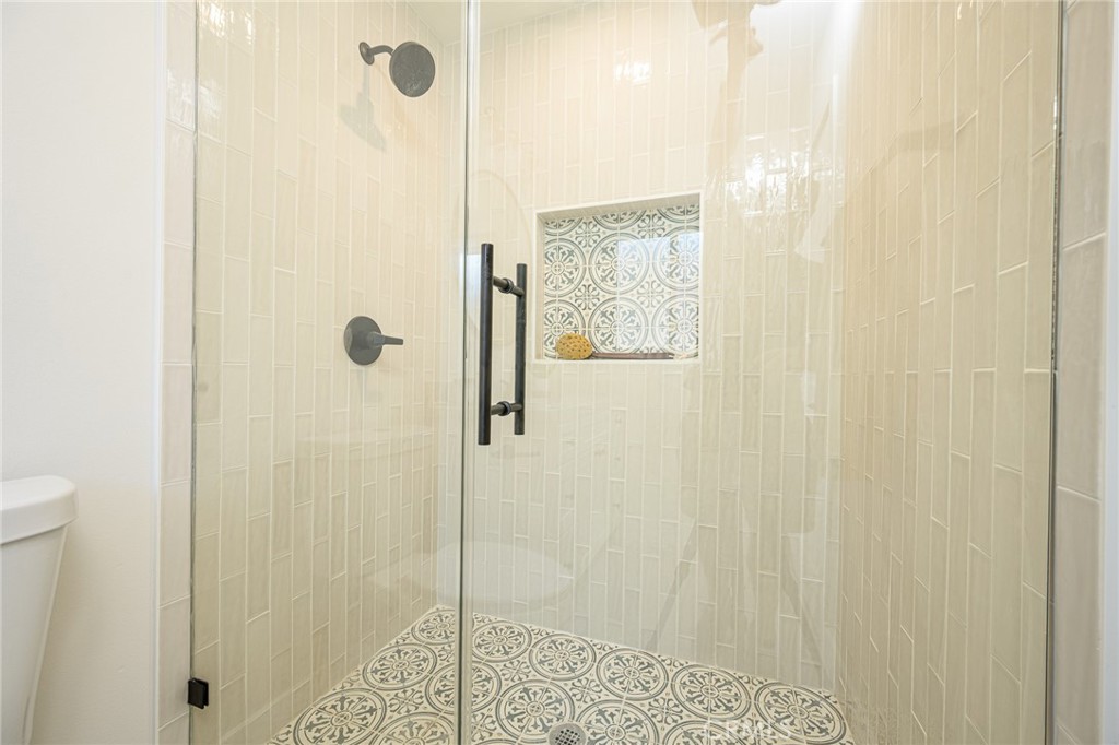 2362 W 234th