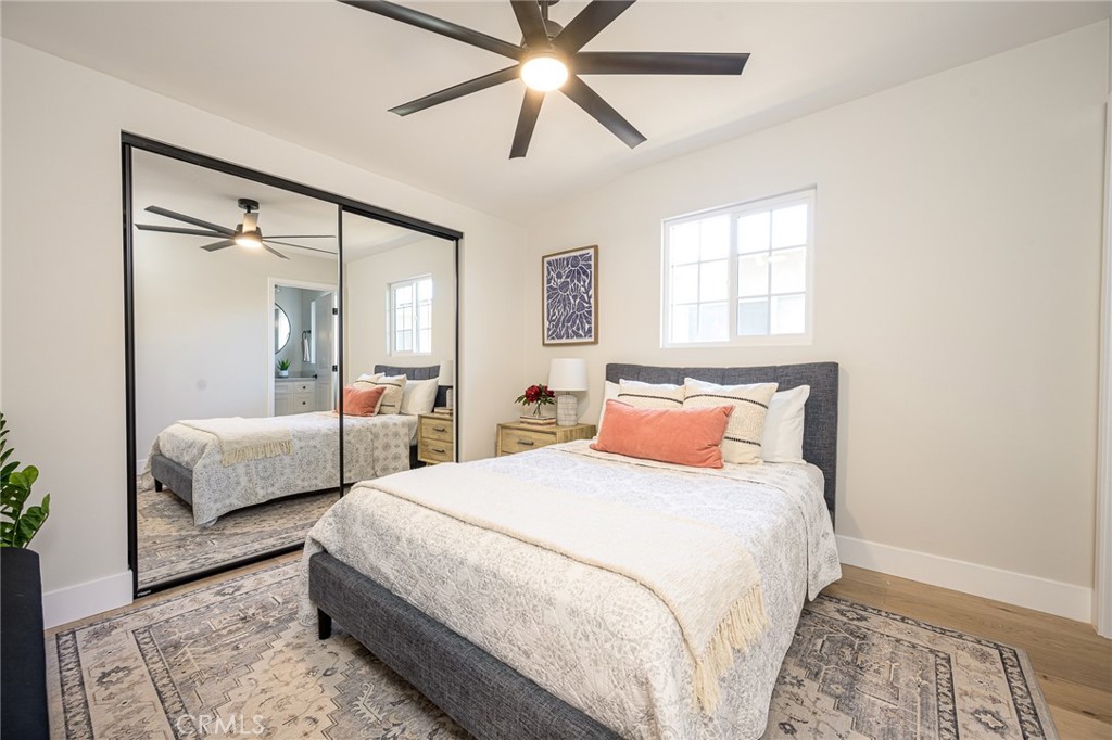 2362 W 234th