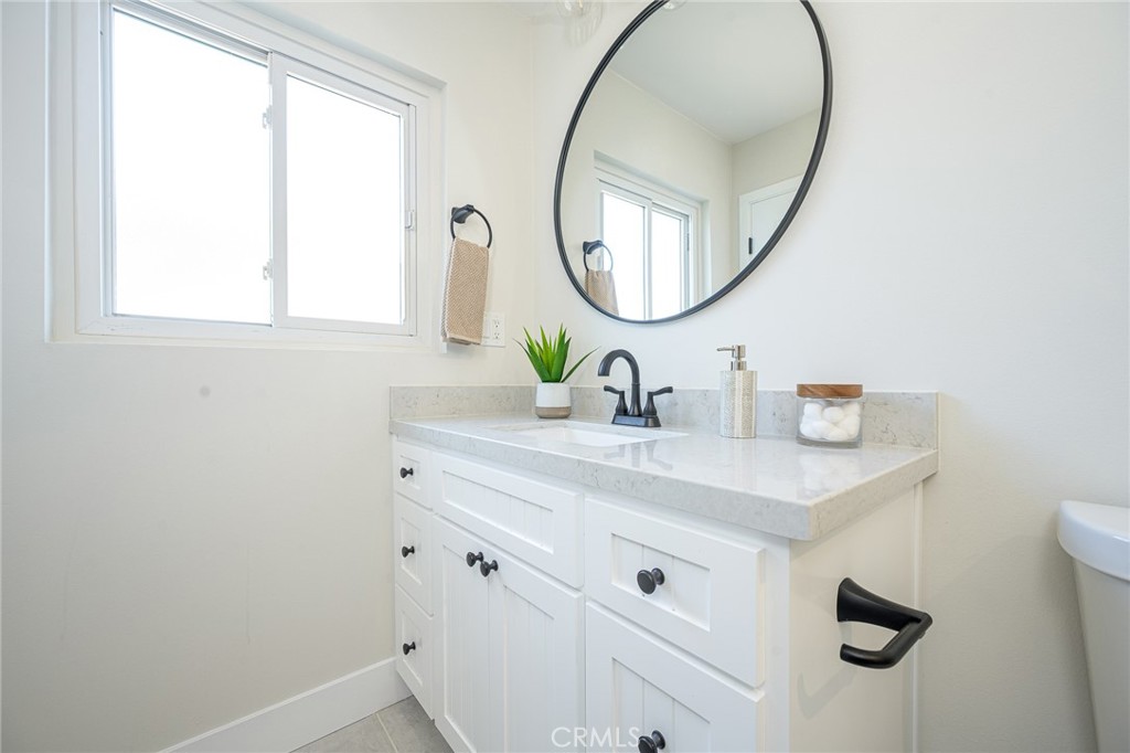 2362 W 234th