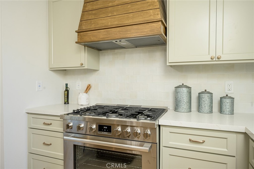2362 W 234th
