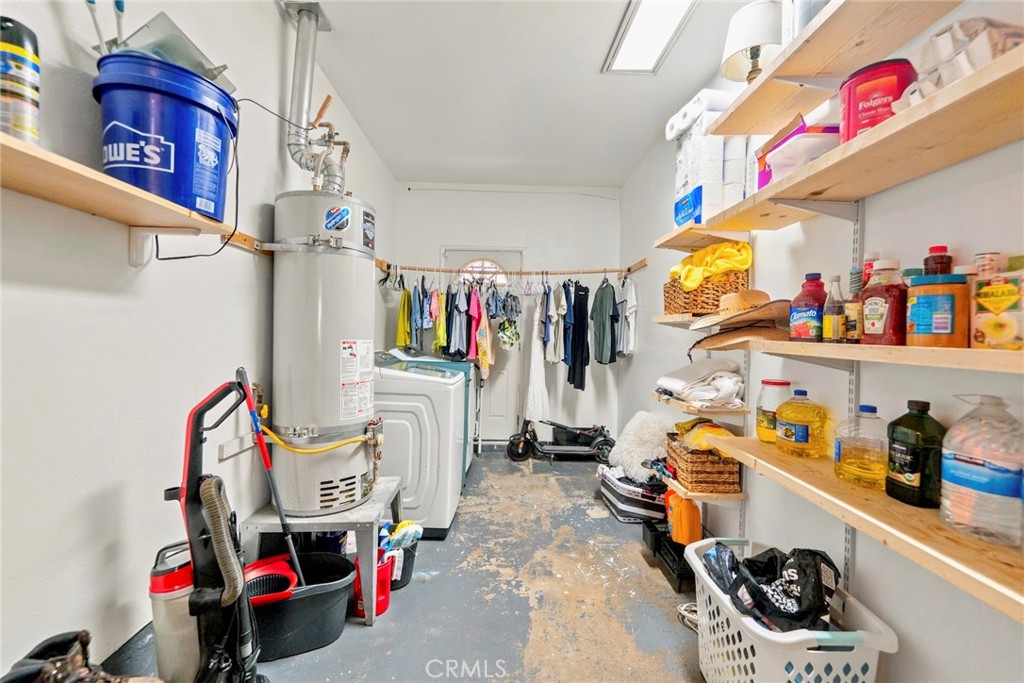 2526 E 220th