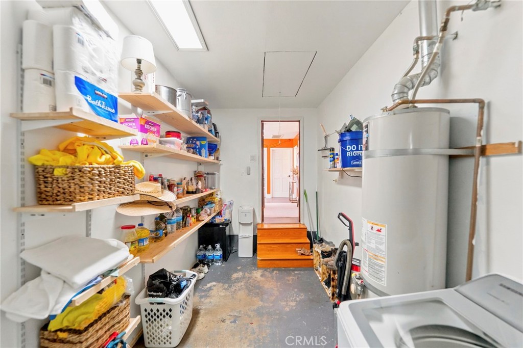 2526 E 220th