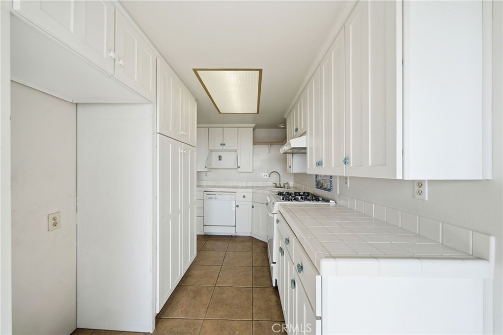 2424 S Gaffey